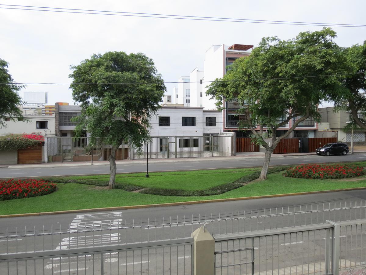 Miraflores Inn Lima Exterior photo